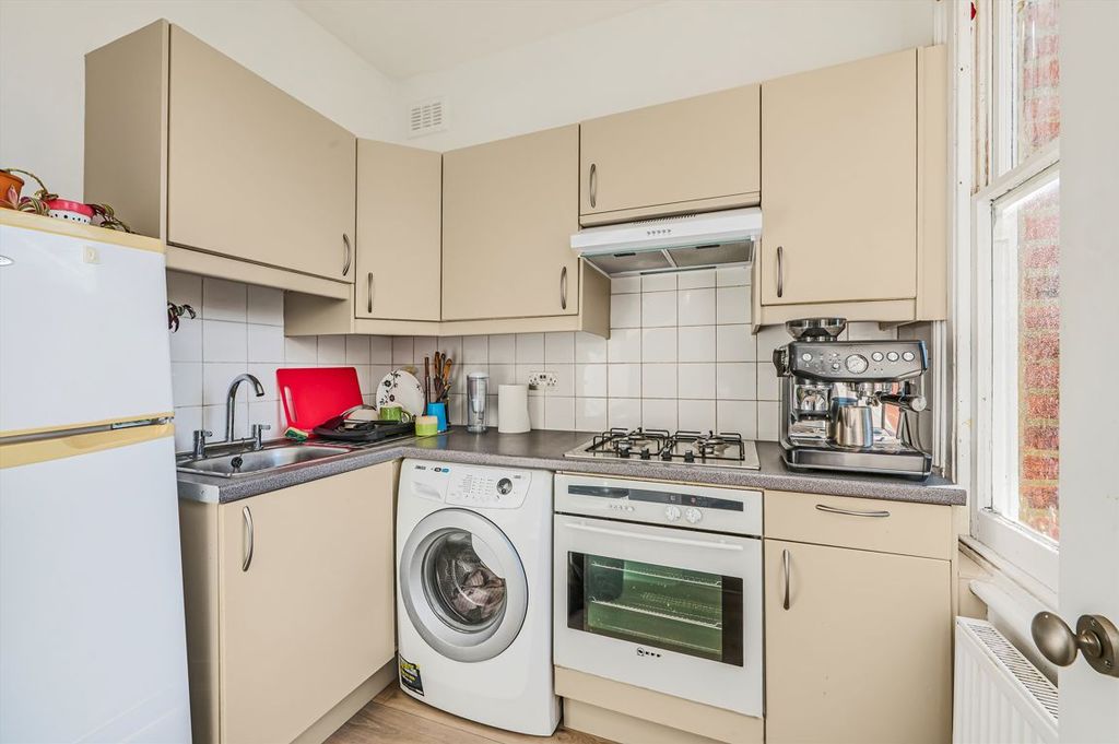 Property photo 3 of 4