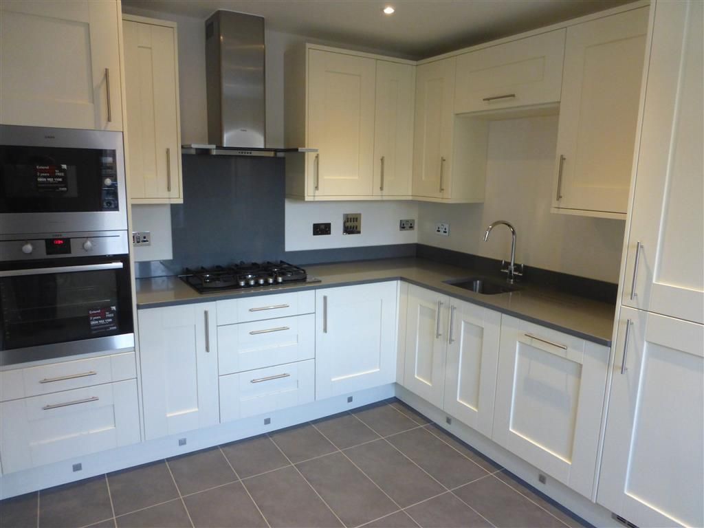 Property photo 2 of 13 Kitchen