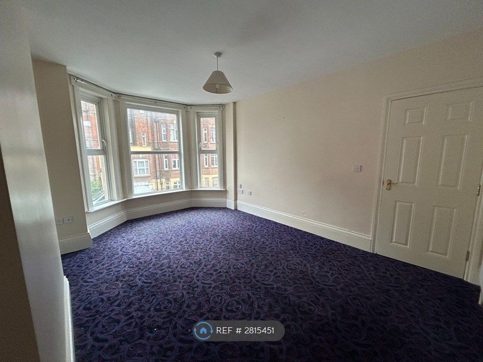 Property photo 1 of 9 Living Space