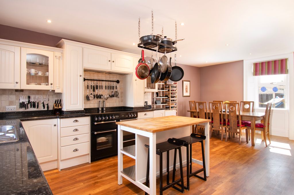 Property photo 3 of 37 Dining Kitchen