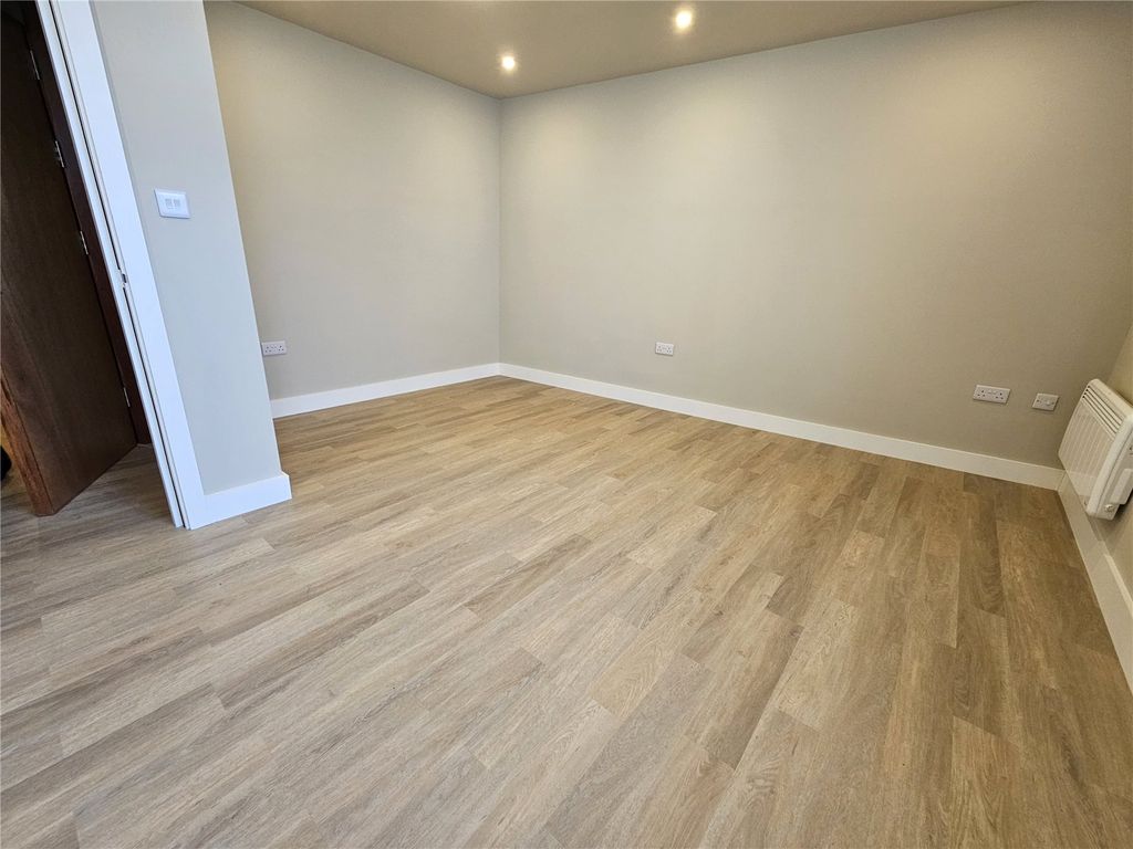 Property photo 2 of 7 Picture No. 03