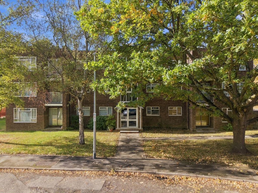 Property photo 1 of 12 Front (Exterior)