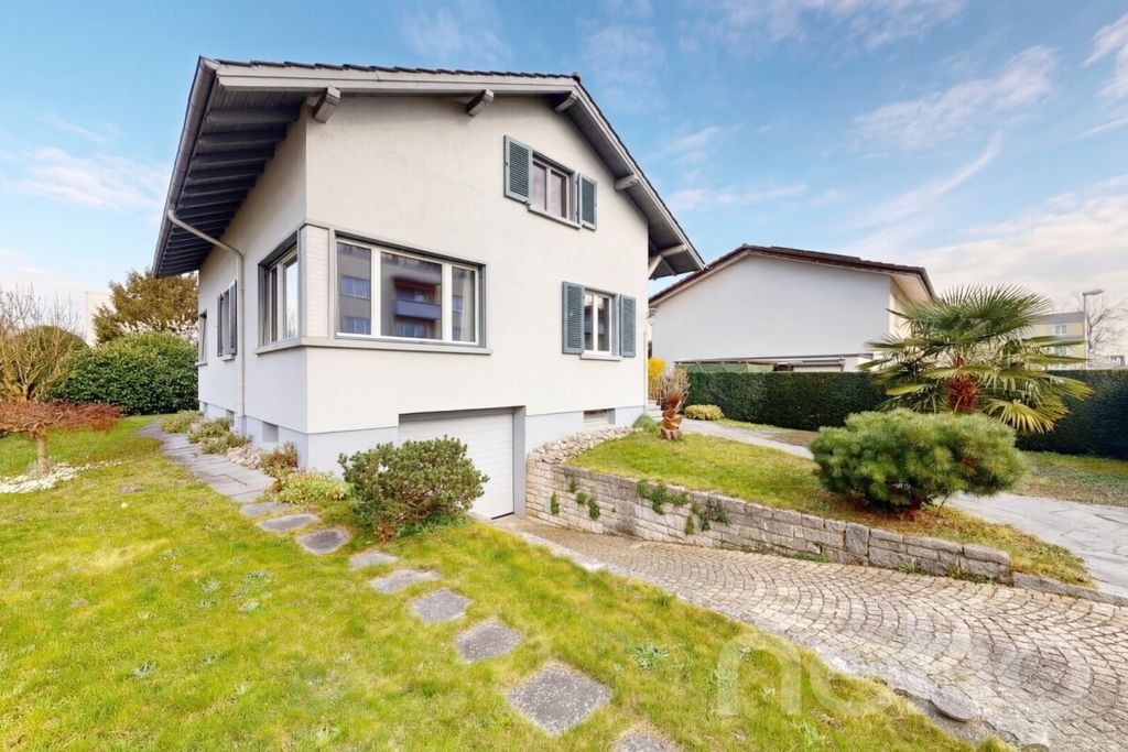 Property photo 1 of 12