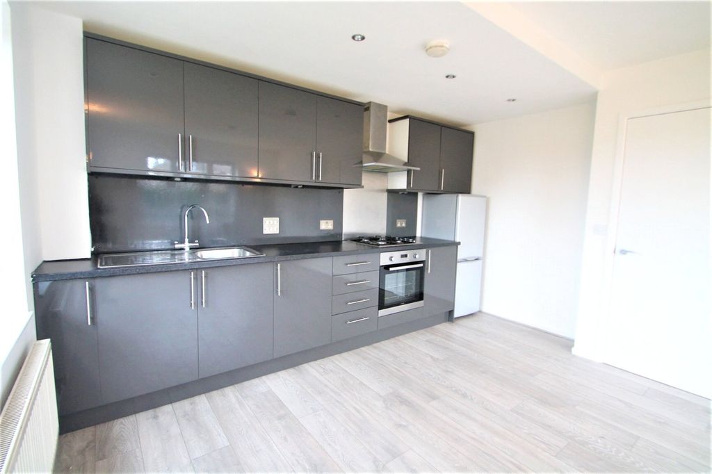 Property photo 1 of 8 Kitchen