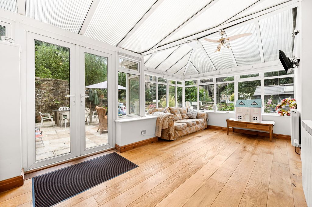 Property photo 3 of 52