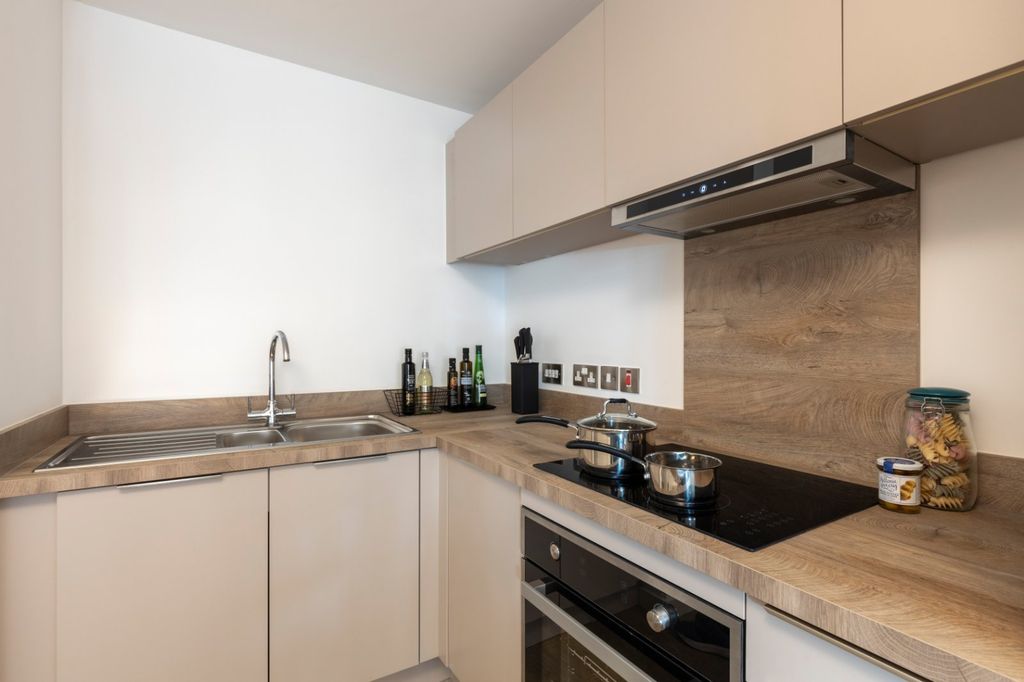 Property photo 3 of 12 Kitchen
