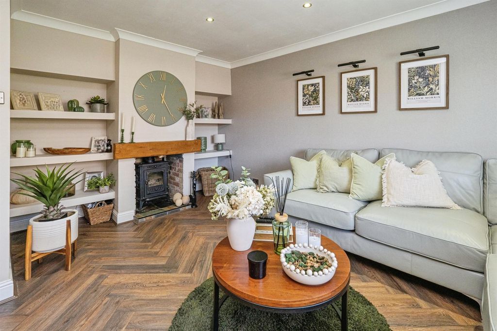 Property photo 2 of 19