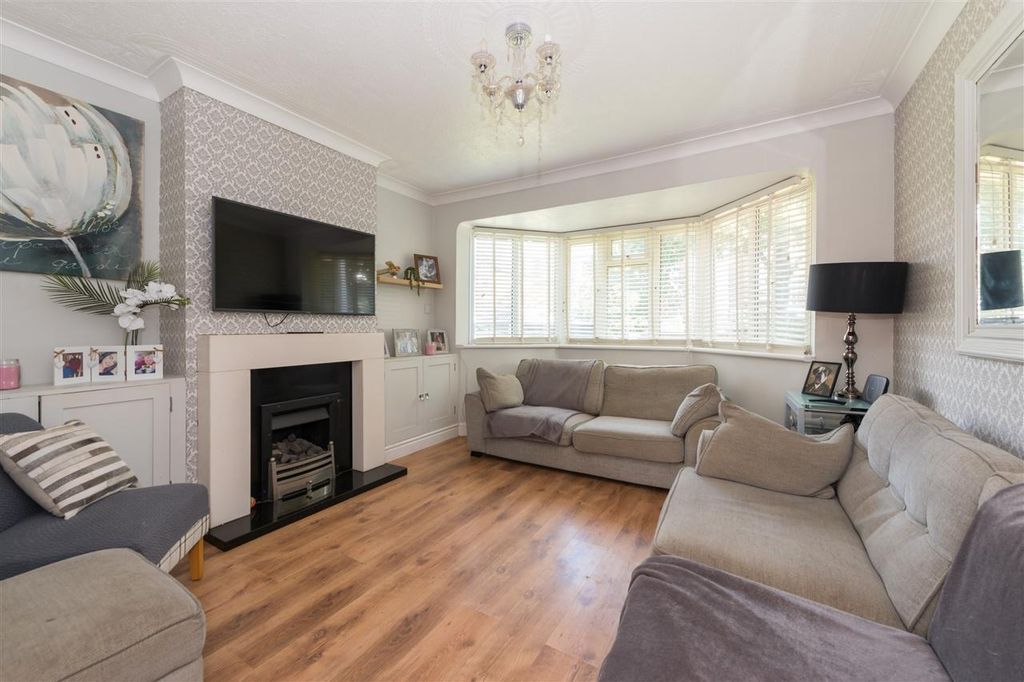 Property photo 2 of 26