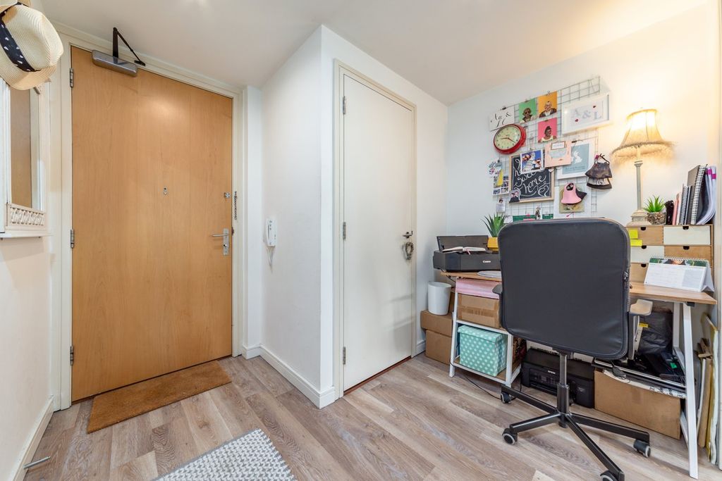 Property photo 3 of 18