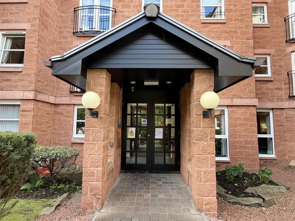 Property photo 2 of 14 Entrance