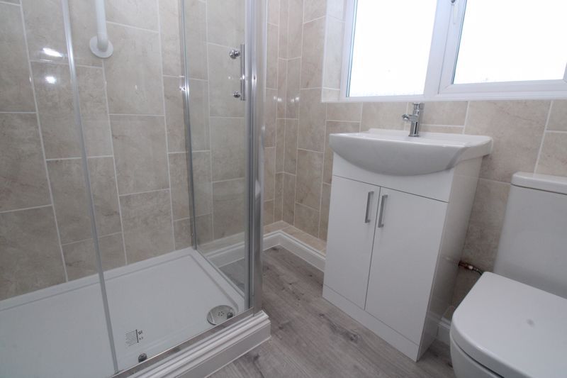 Property photo 3 of 12 Photo 6