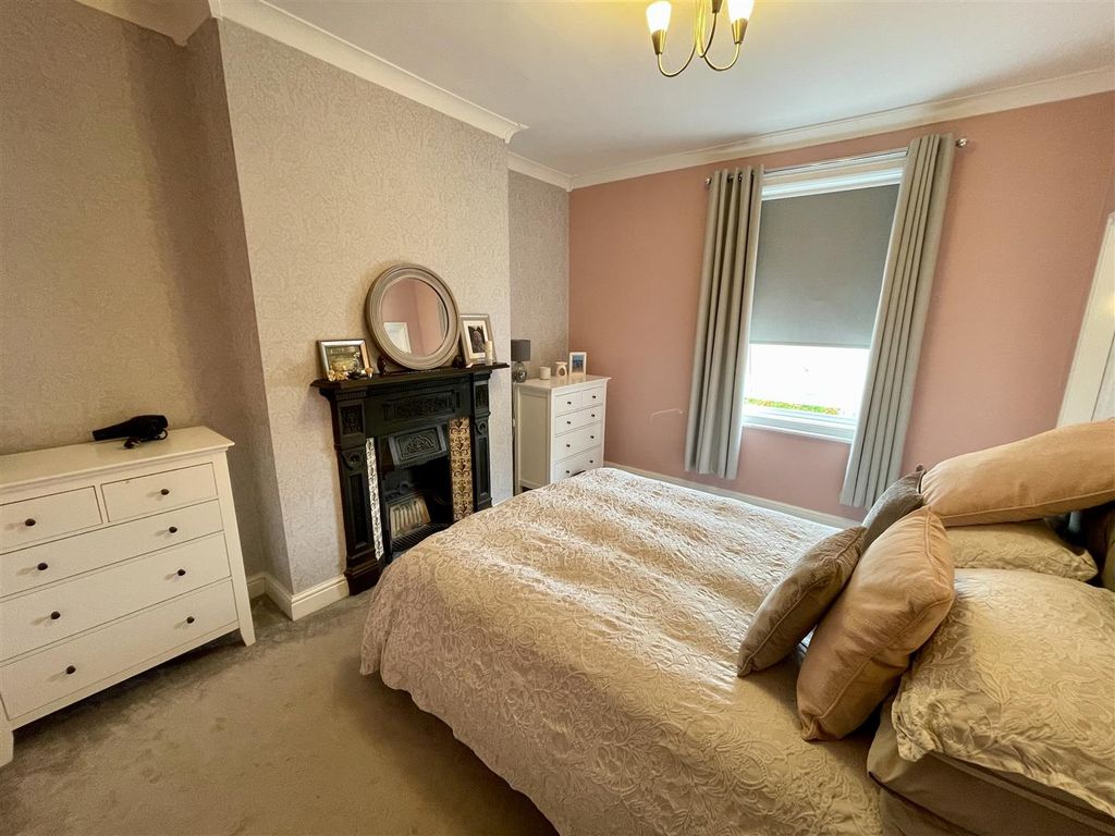 Property photo 3 of 8 Bedroom One