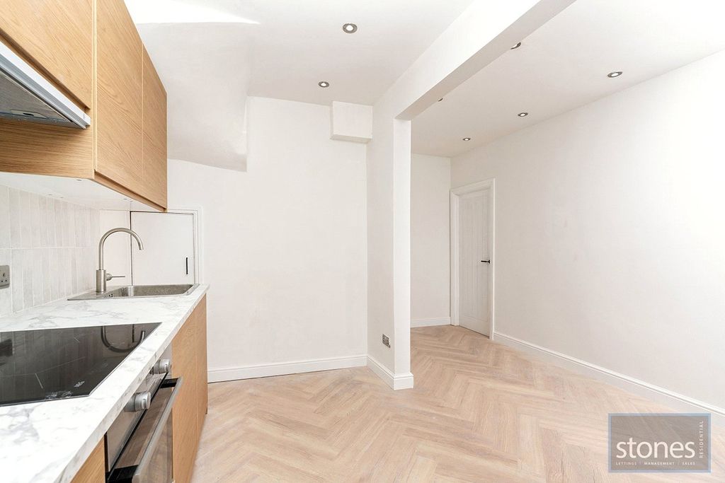 Property photo 2 of 12 Picture No. 10