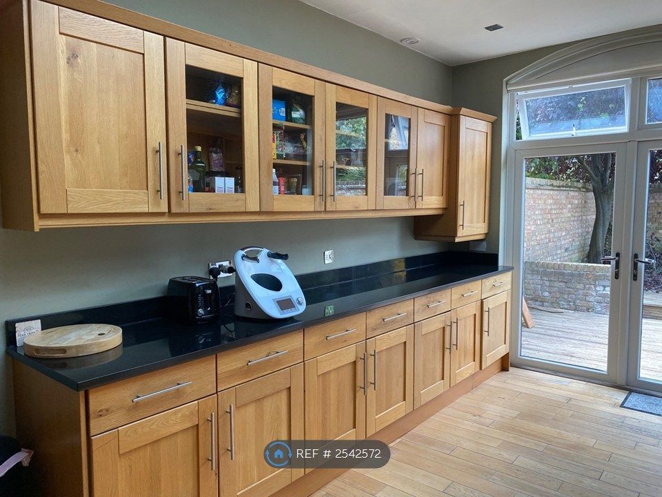 Property photo 3 of 12 Kitchen