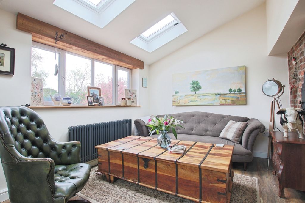 Property photo 2 of 27 4106845