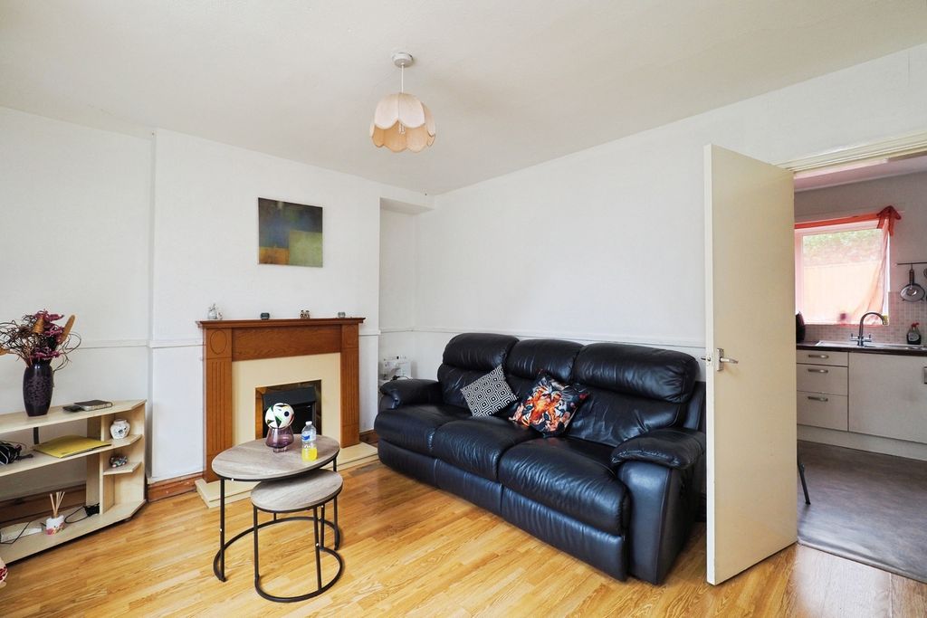 Property photo 3 of 16 Pbox-Img.Jpg