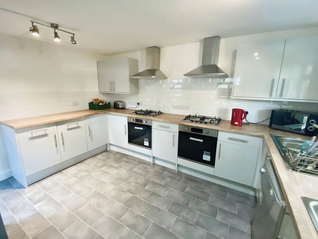 Property photo 1 of 16 4015420