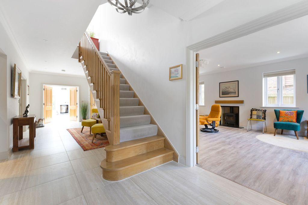 Property photo 3 of 17 Hall