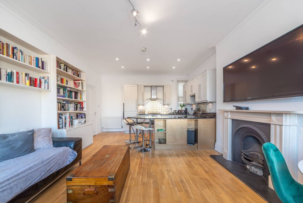 Property photo 2 of 9