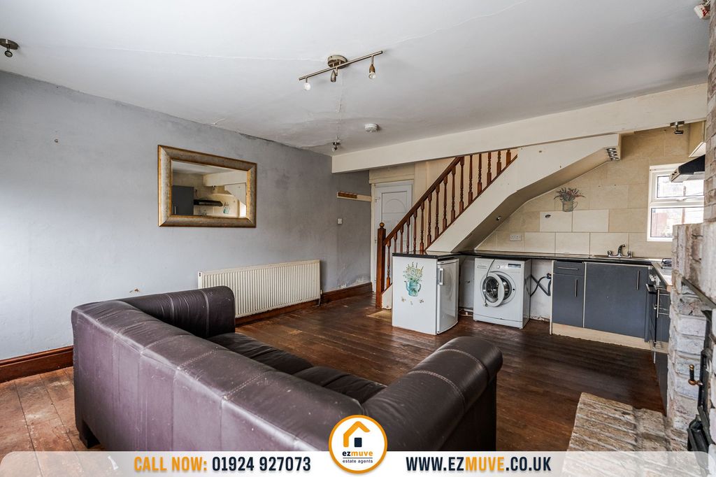 Property photo 2 of 13