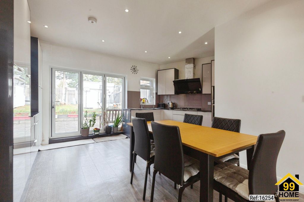 Property photo 3 of 20 Photo 2