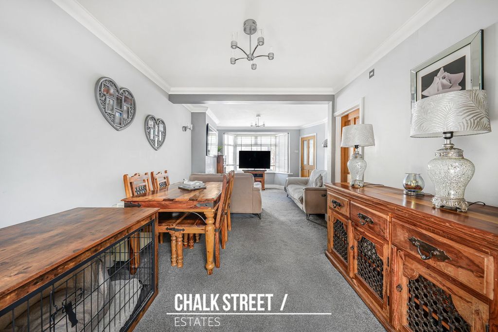 Property photo 3 of 34