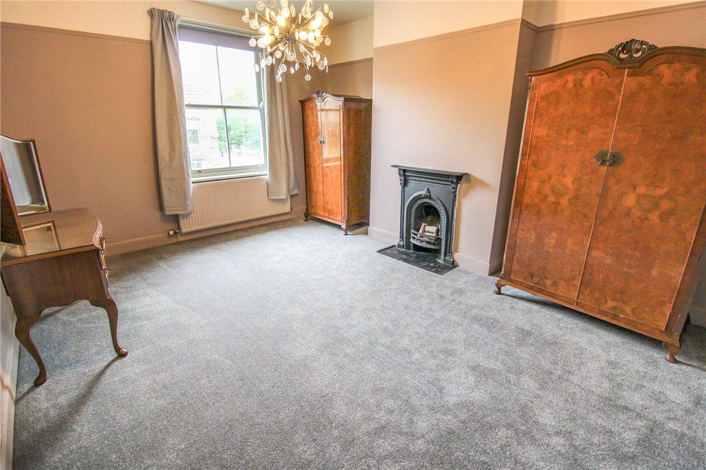Property photo 3 of 15 Milford Place