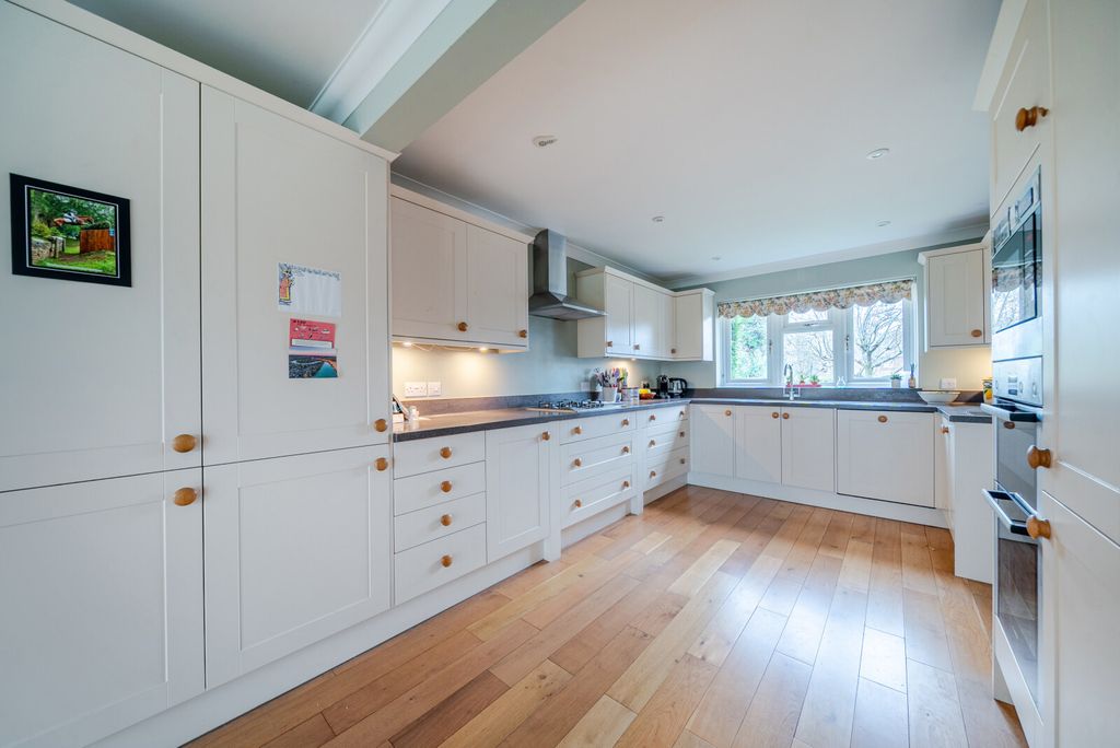 Property photo 2 of 31 Picture 2