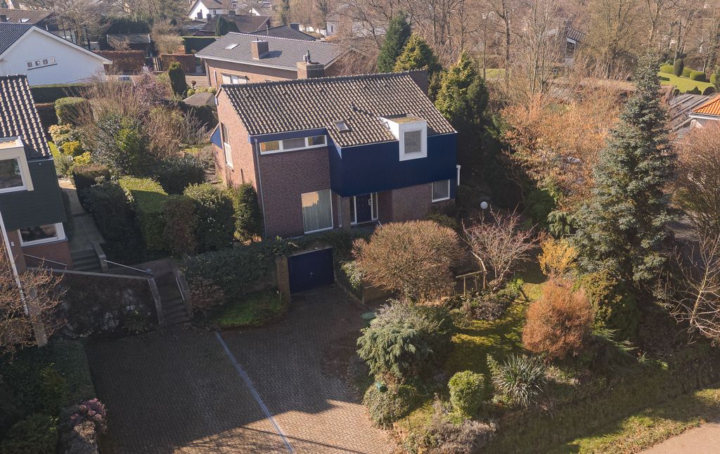 Property photo 2 of 41