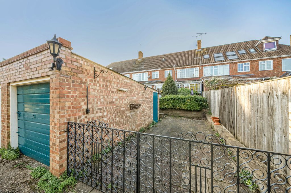 Property photo 2 of 12 1422525-7-69A85d5...