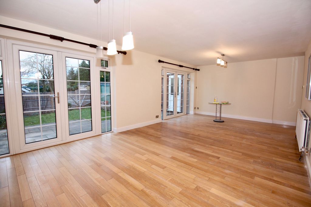 Property photo 3 of 15