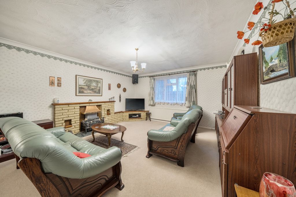 Property photo 3 of 20 1384685-9-69248c3...