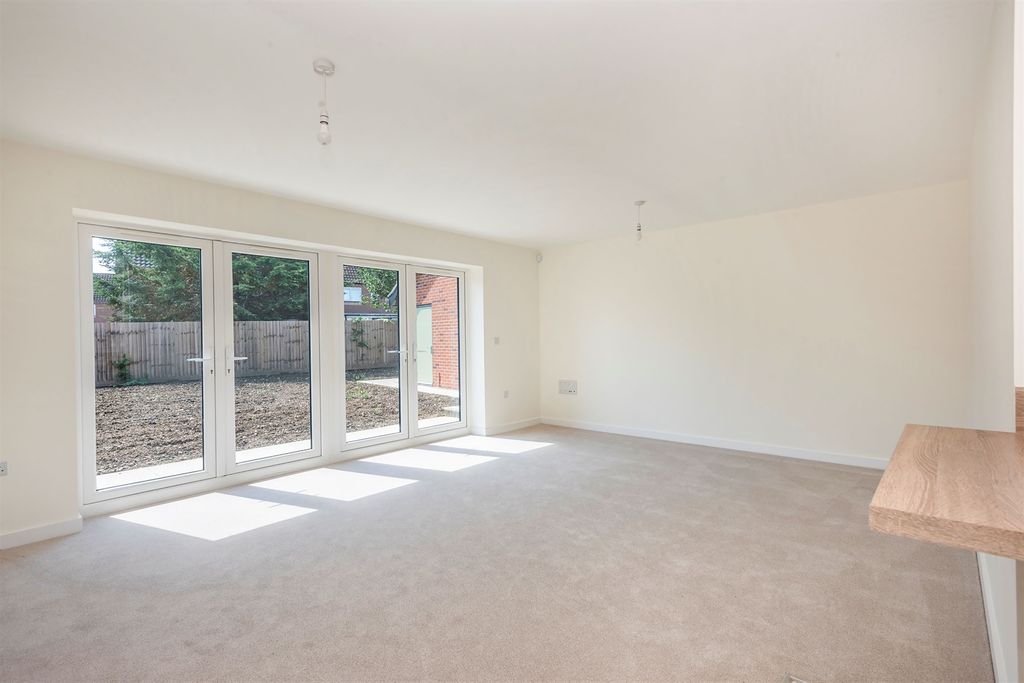 Property photo 3 of 10