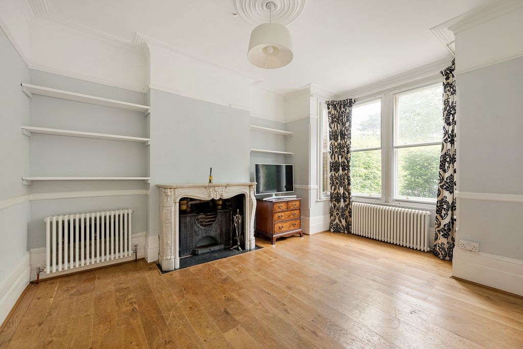 Property photo 2 of 17
