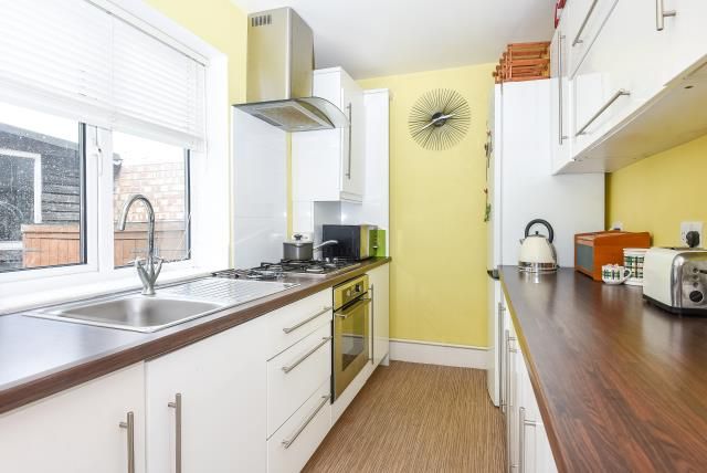Property photo 2 of 9 Kitchen