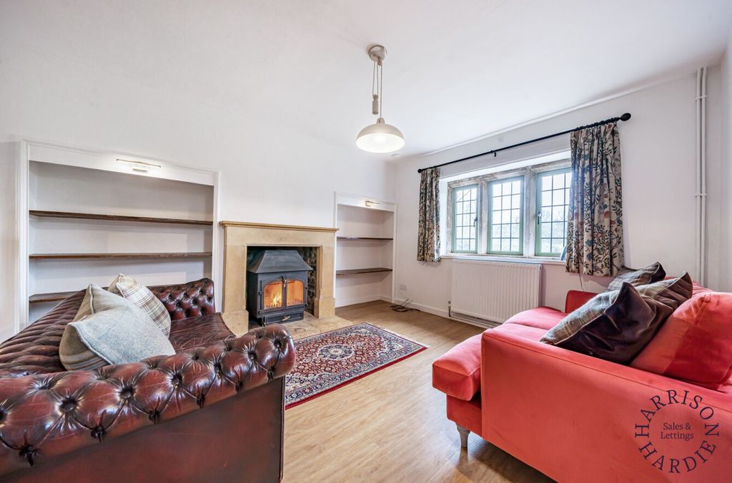 Property photo 3 of 23 Lounge