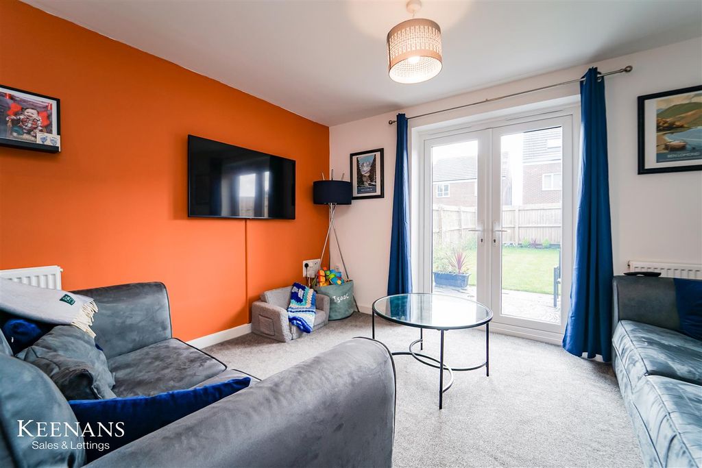 Property photo 2 of 27