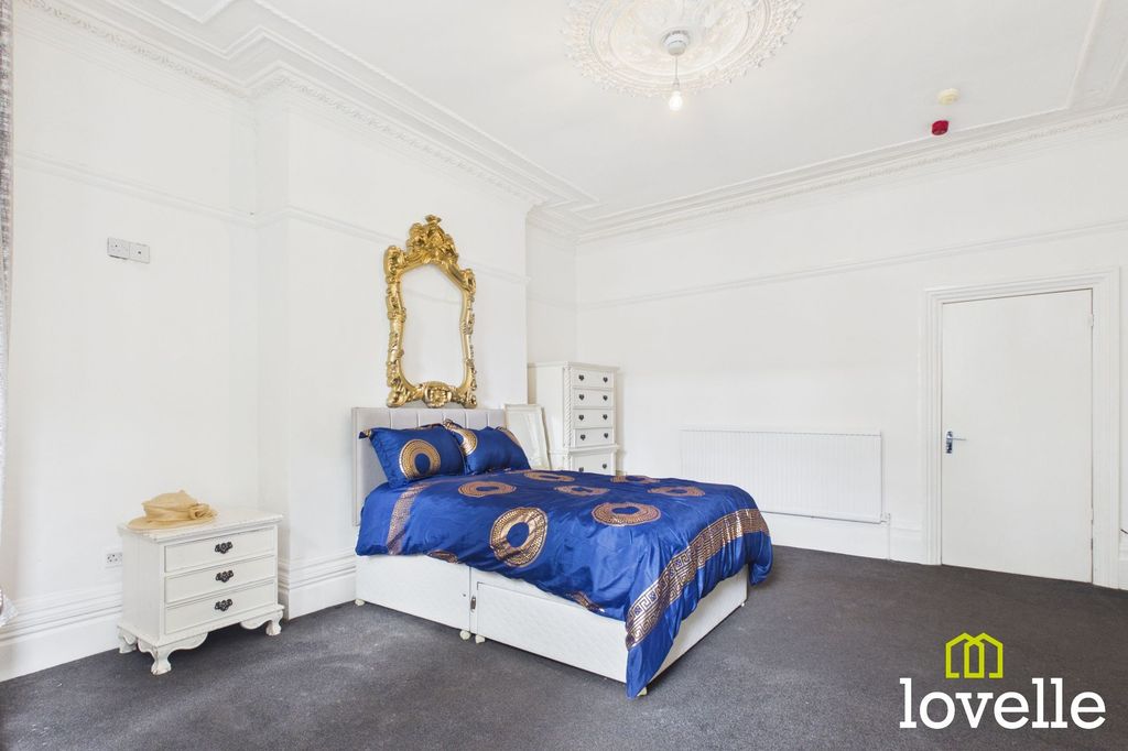 Property photo 2 of 68