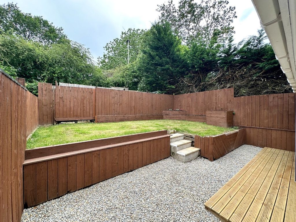 Property photo 3 of 19 52704911