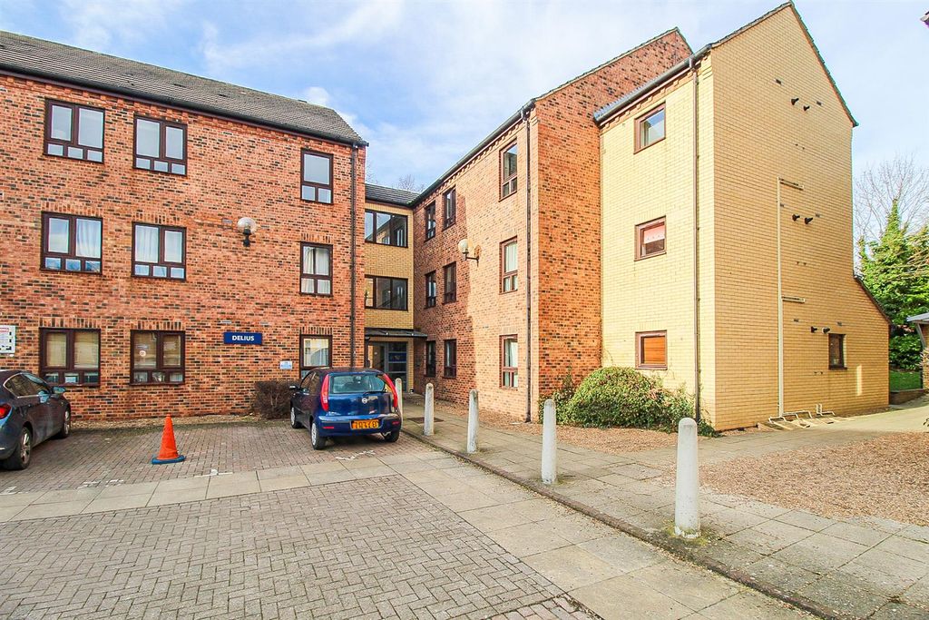 Property photo 1 of 7