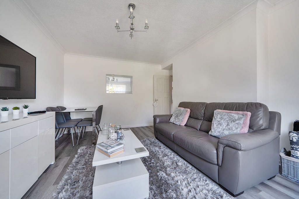 Property photo 3 of 17 Photo 13