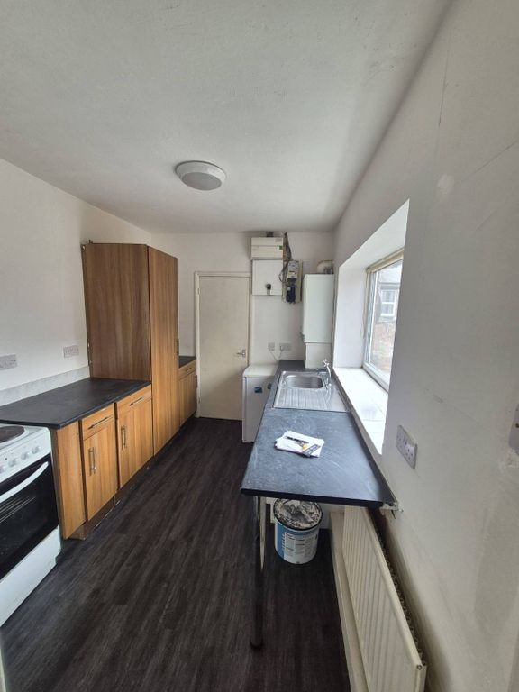 Property photo 2 of 7 18-Image-F72ee1E9