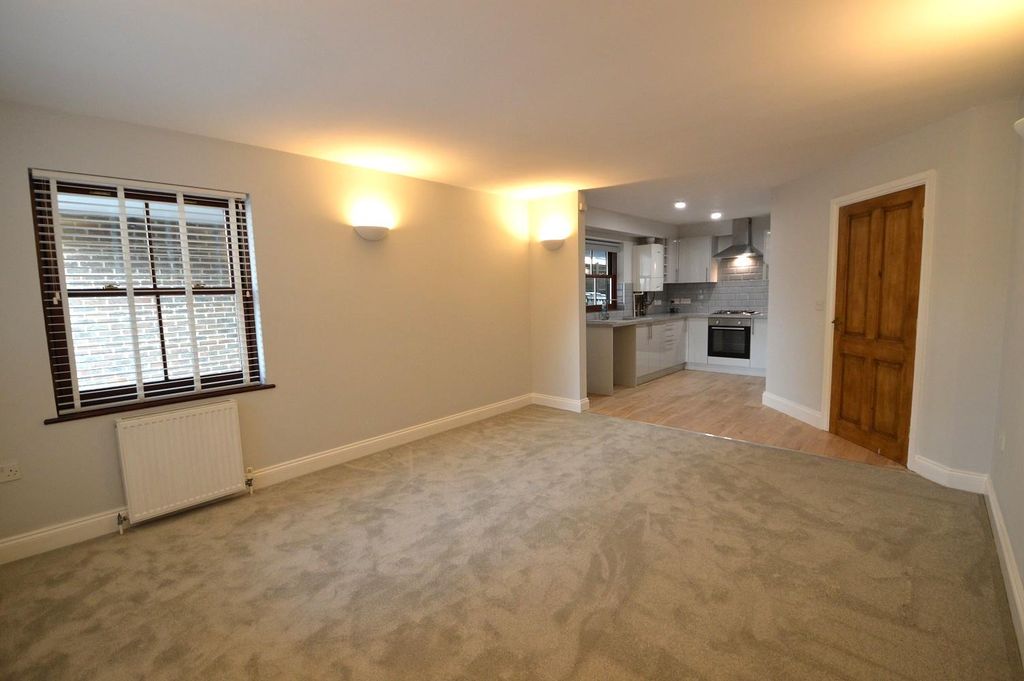 Property photo 2 of 9 Living