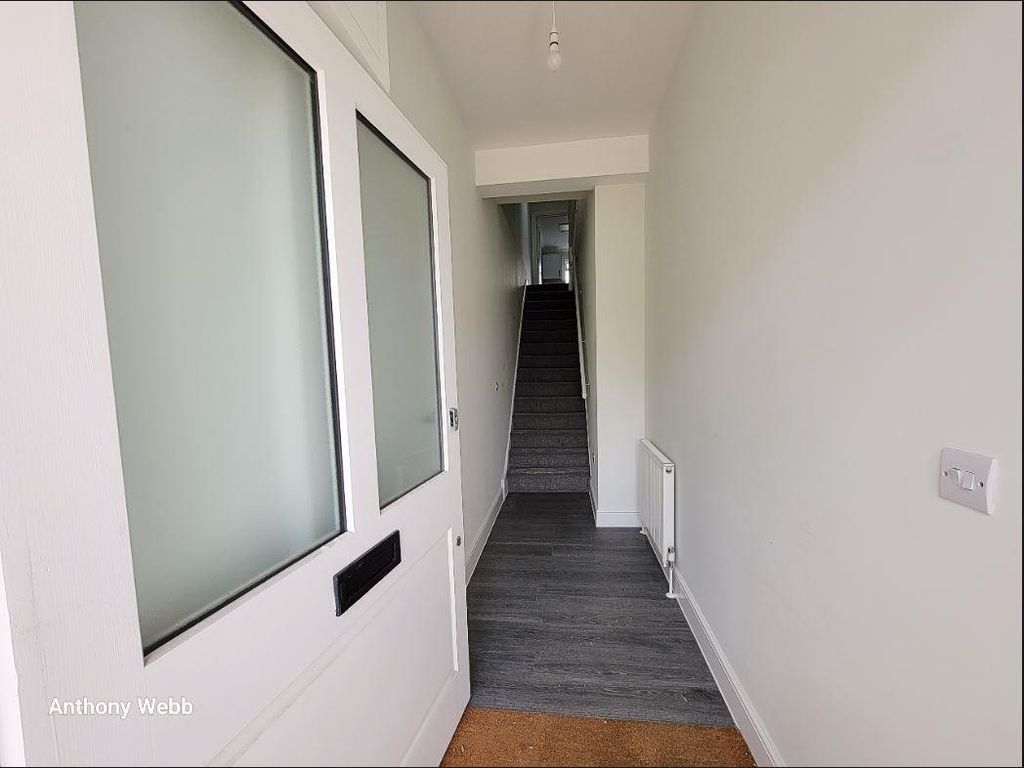 Property photo 3 of 30 Entrance