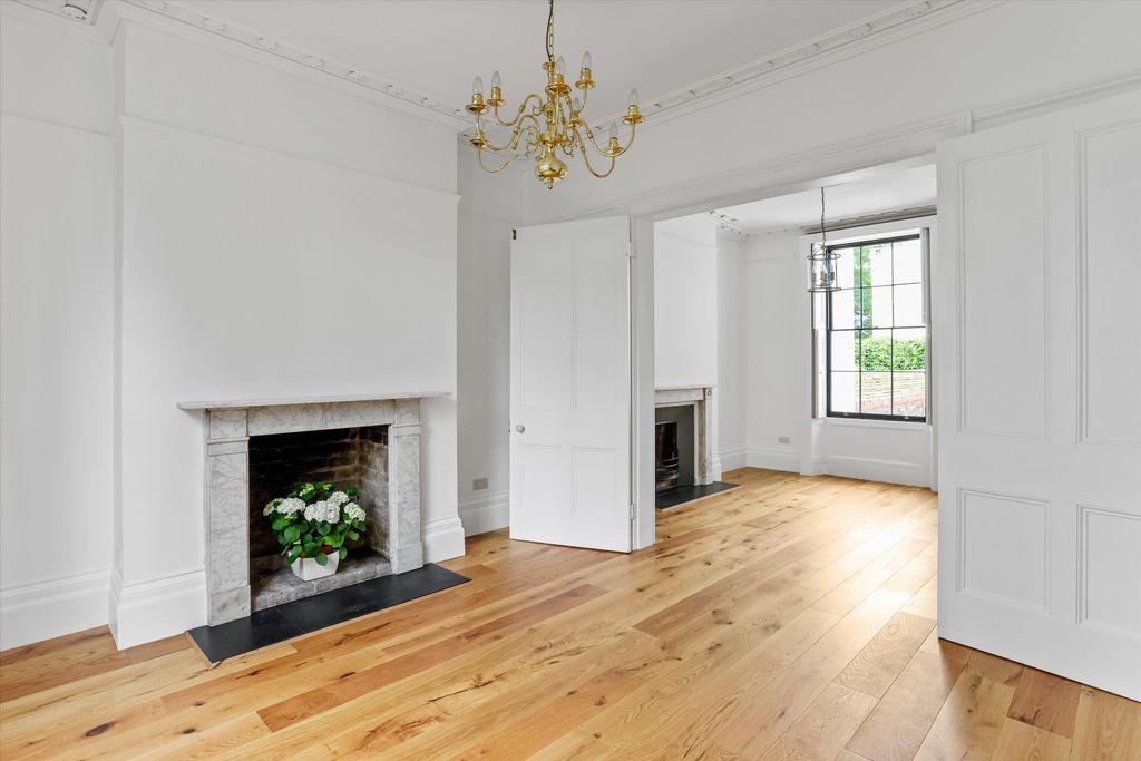 Property photo 2 of 43 Image