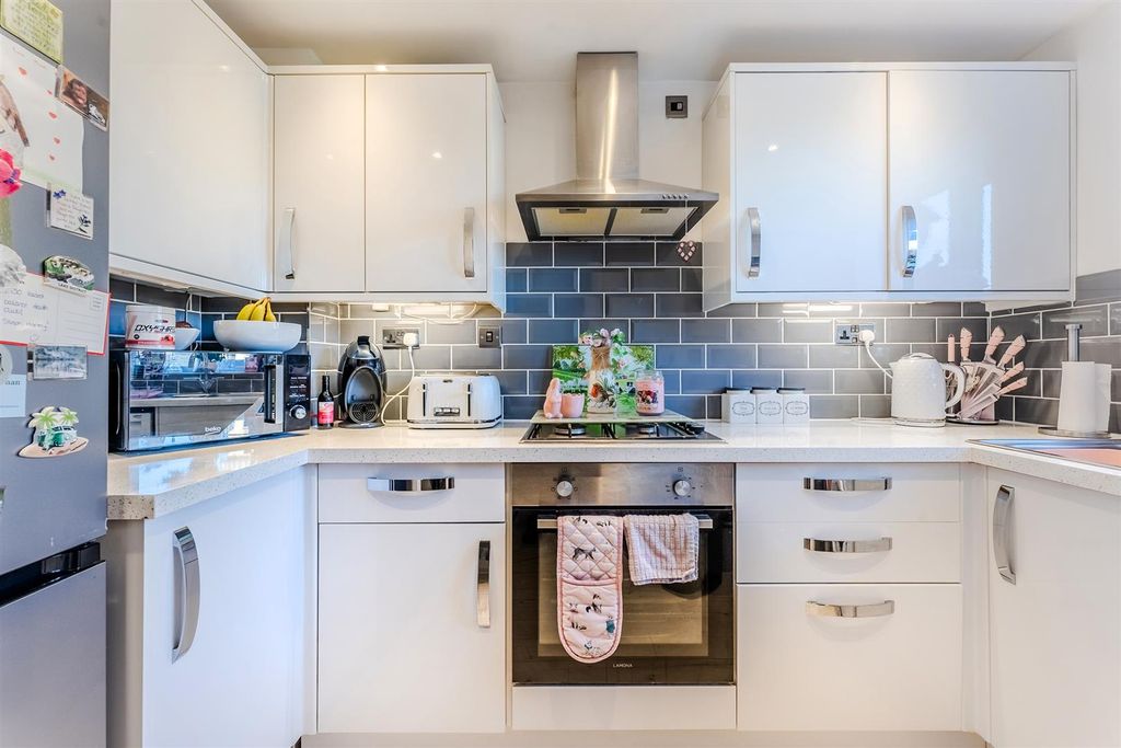 Property photo 2 of 16 Kitchen