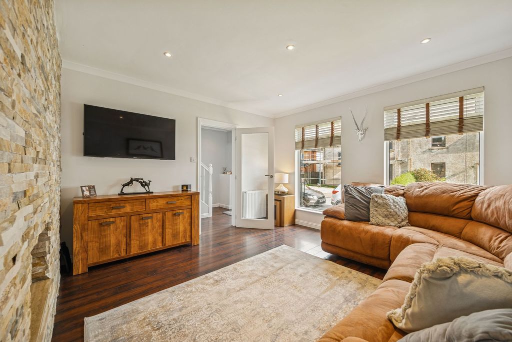 Property photo 1 of 36 Lounge