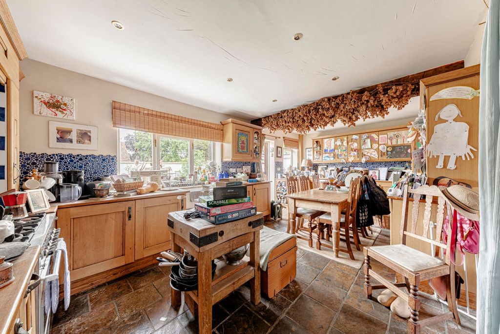 Property photo 3 of 29 Kitchen/Breakfast  Room (1)