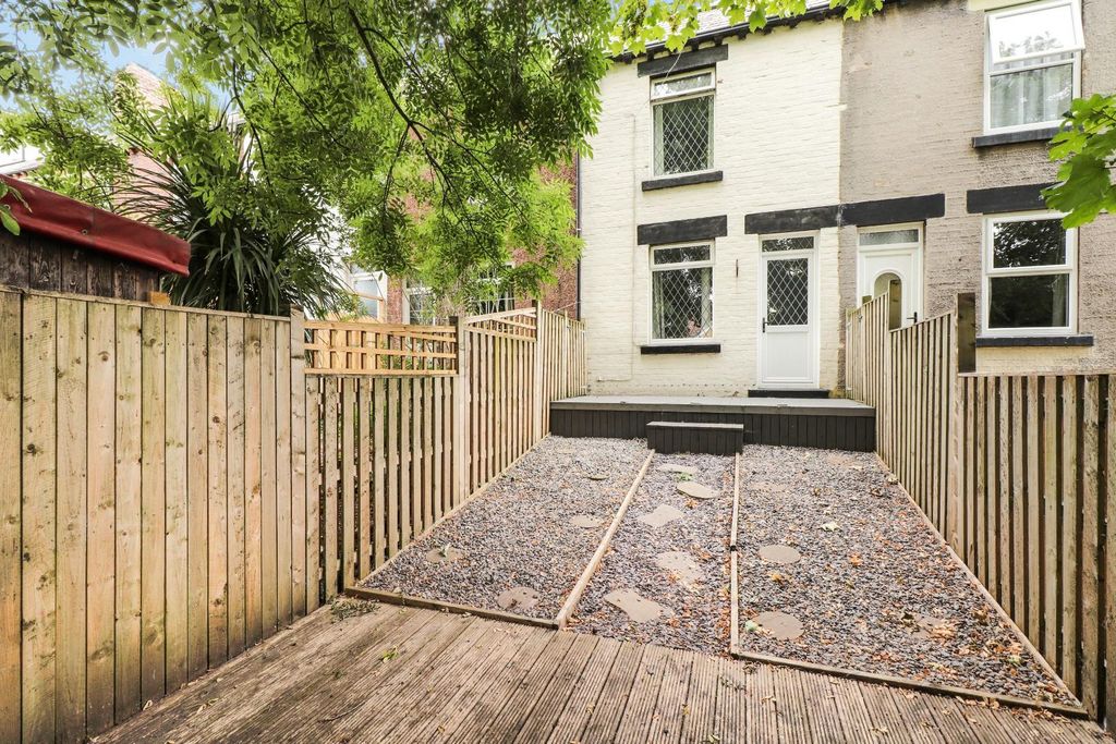 Property photo 1 of 12 9 Hall View 1.Jpg
