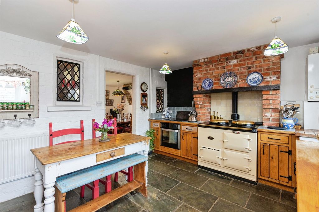 Property photo 2 of 20